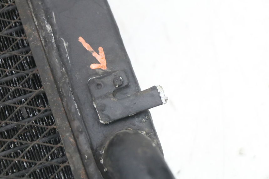 photo de COOLANT RADIATOR KAWASAKI GTR 1000 (1994 - 2004) - Fixing points details