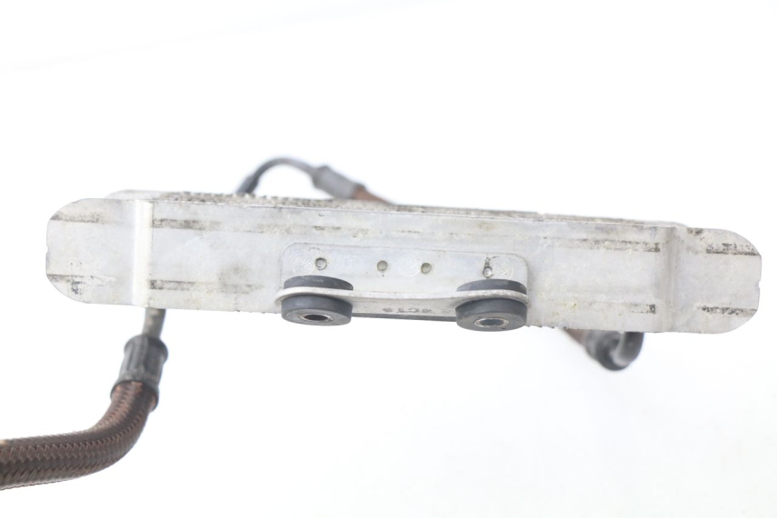 photo de OIL RADIATOR HYOSUNG AQUILA GV 125 (2009 - 2016) - Alternative perspective