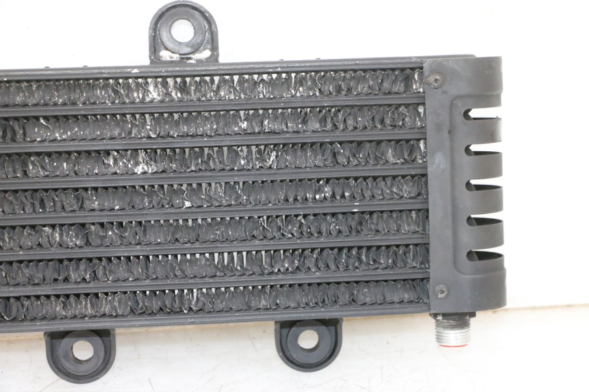 photo de OIL RADIATOR KAWASAKI ZR 7 750 (1999 - 2004) - Surface and material condition
