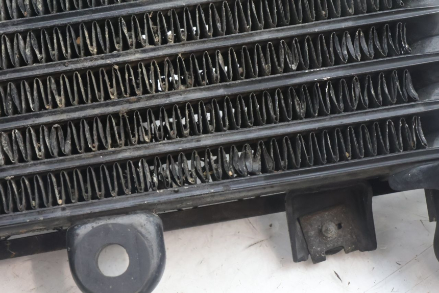 photo de OIL RADIATOR KAWASAKI ZZR 600 (1995 - 2004) - Alternative perspective