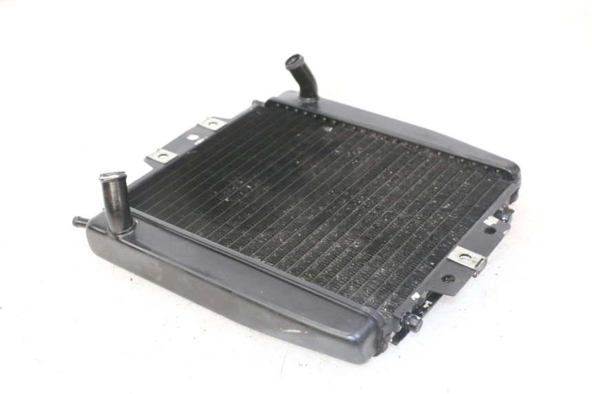 photo de RADIATOR PIAGGIO MP3 LT 400 (2007 - 2012) - Fixing points details