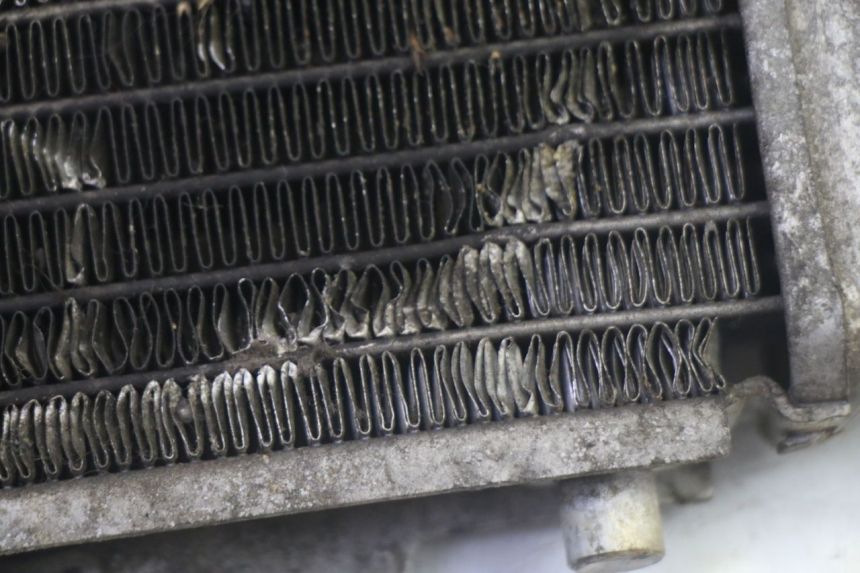 photo de COOLANT RADIATOR PIAGGIO MP3 125 (2006 - 2014) - Fixing points details