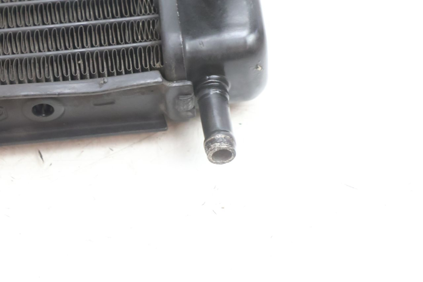 photo de COOLANT RADIATOR PIAGGIO MP3 500 (2016 - 2018) - Fixing points details