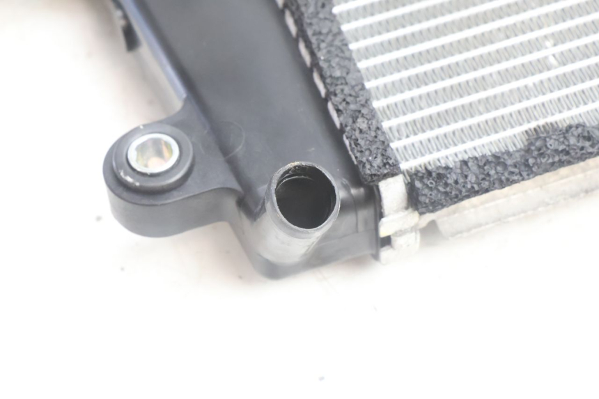 photo de COOLANT RADIATOR YAMAHA N-MAX NMAX 125 (2021 - 2024) - Alternative perspective