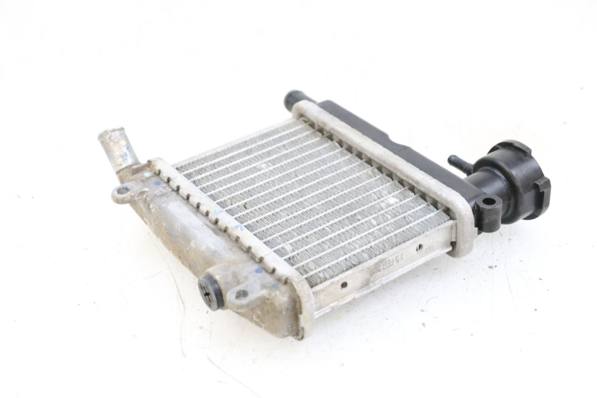 photo de RADIATOR YAMAHA NEOS NEO'S 4T 50 (2008 - 2016) - Alternative perspective