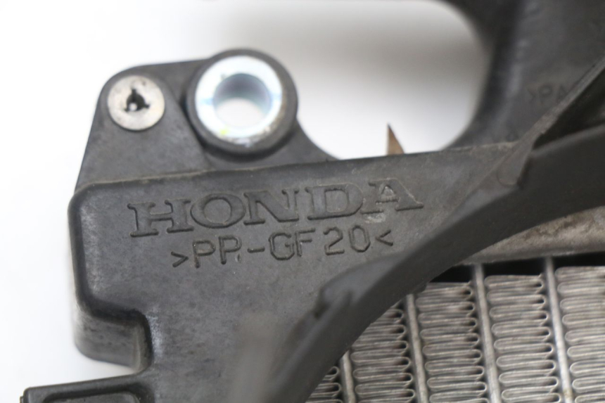 photo de RADIATOR HONDA PCX (JF28) 125 (2009 - 2011) - Fixing points details