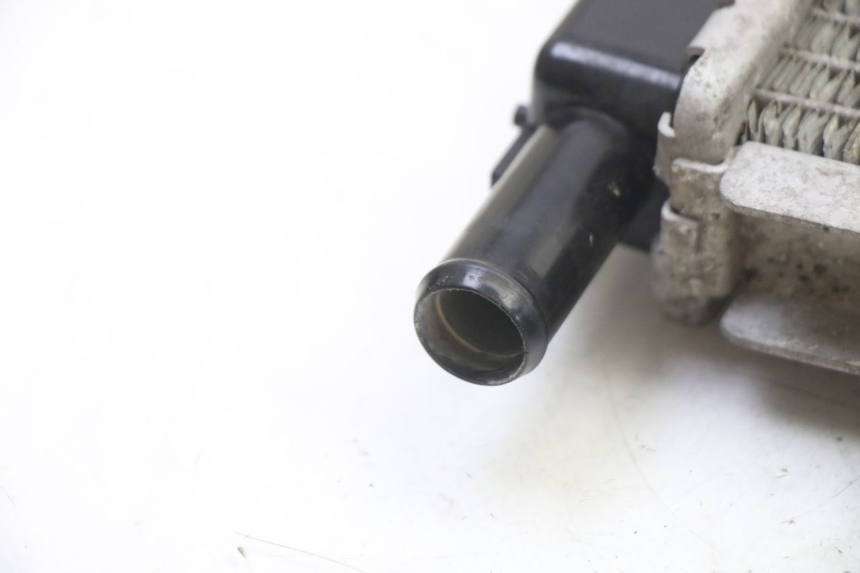 photo de COOLANT RADIATOR PEUGEOT SATELIS 250 (2006 - 2012) - Fixing points details