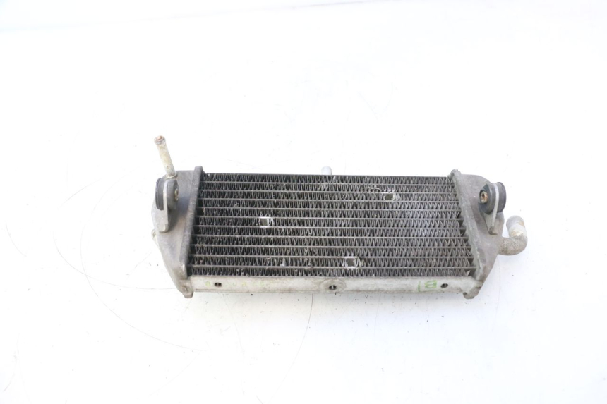 photo de RADIATOR YAMAHA XMAX X-MAX 125 (2006 - 2009) - Fixing points details