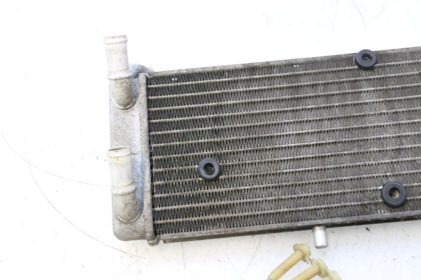 photo de RADIATOR YAMAHA X-MAX XMAX 125 (2010 - 2013) - Fixing points details