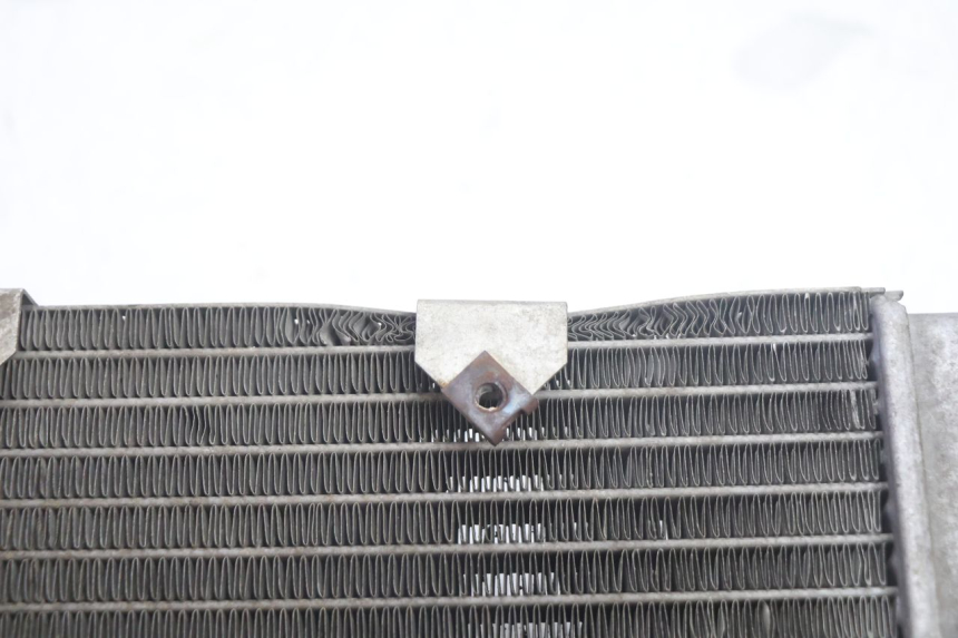 photo de RADIATOR YAMAHA YP MAJESTY 125 (2002 - 2006) - Technical close-up