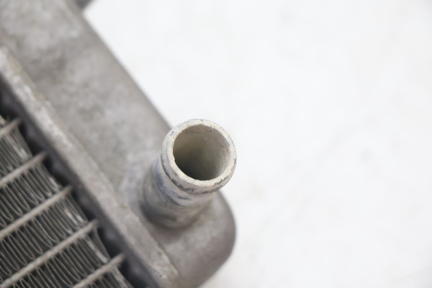 photo de RADIATOR YAMAHA YP MAJESTY 125 (2002 - 2006) - Fixing points details