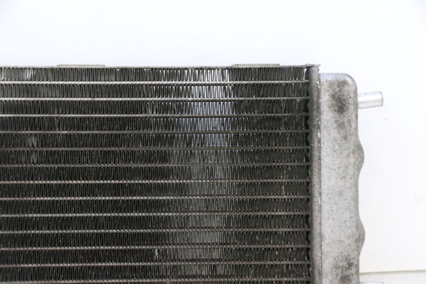 photo de RADIATOR YAMAHA YP MAJESTY 125 (2002 - 2006) - Technical close-up