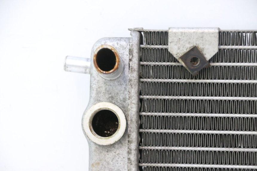 photo de RADIATOR YAMAHA YP MAJESTY 125 (2002 - 2006) - Fixing points details