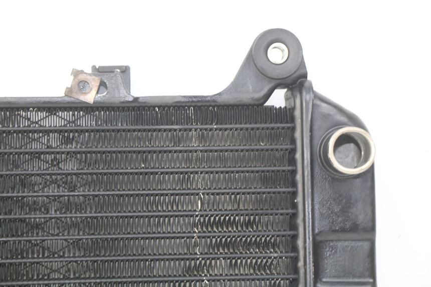 photo de RADIATOR KAWASAKI ZZR 600 (1995 - 2004) - Fixing points details