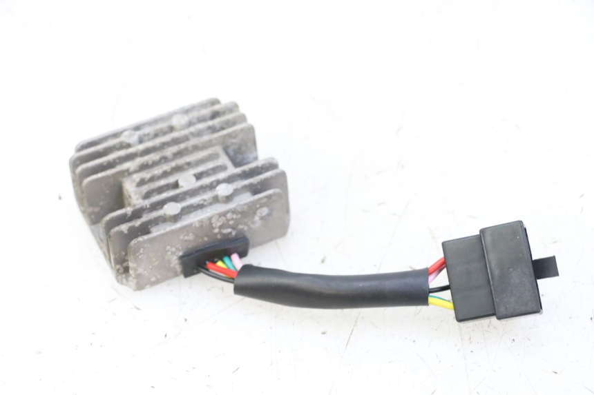 photo de CHARGING REGULATOR KYMCO AGILITY 4T 50 (2018 - 2022) - Technical close-up