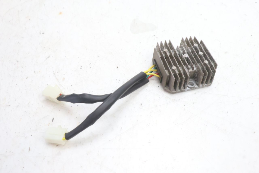 photo de REGULATOR KYMCO AGILITY CITY 16P 125 (2015 - 2024) - Alternative perspective