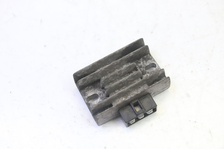 photo de REGULATOR HYOSUNG GV AQUILA 125 (2000 - 2009) - Component detail