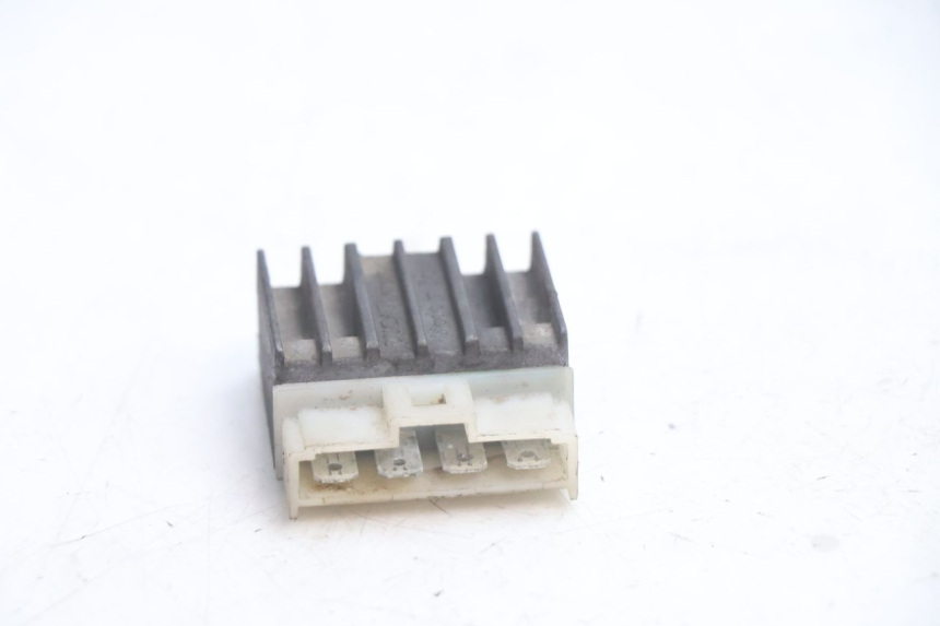 photo de REGULATOR MBK BOOSTER SPIRIT 50 (1996 - 1999) - Zoom on usage condition