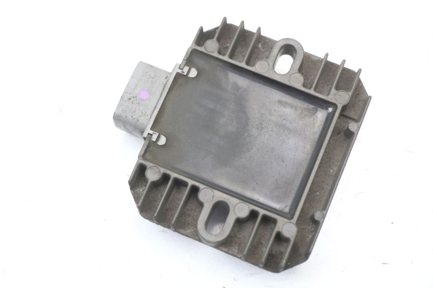 photo de CHARGING REGULATOR SUZUKI BURGMAN 125 (2007 - 2014) - Zoom on usage condition