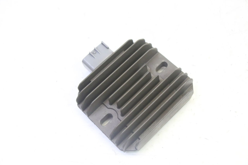 photo de CHARGING REGULATOR SUZUKI BURGMAN 125 (2007 - 2014) - Main view