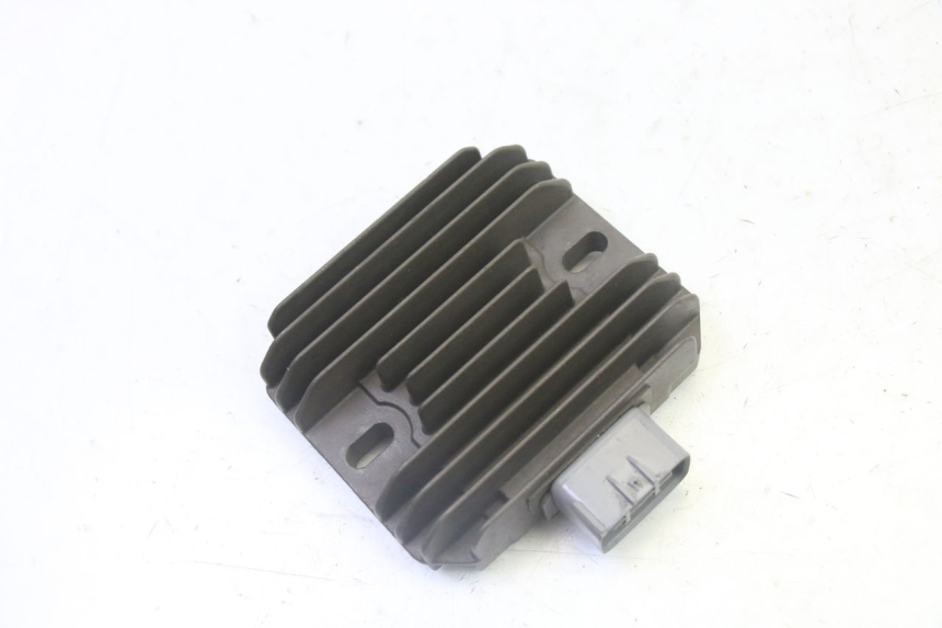 photo de CHARGING REGULATOR SUZUKI BURGMAN 125 (2007 - 2014) - Component detail