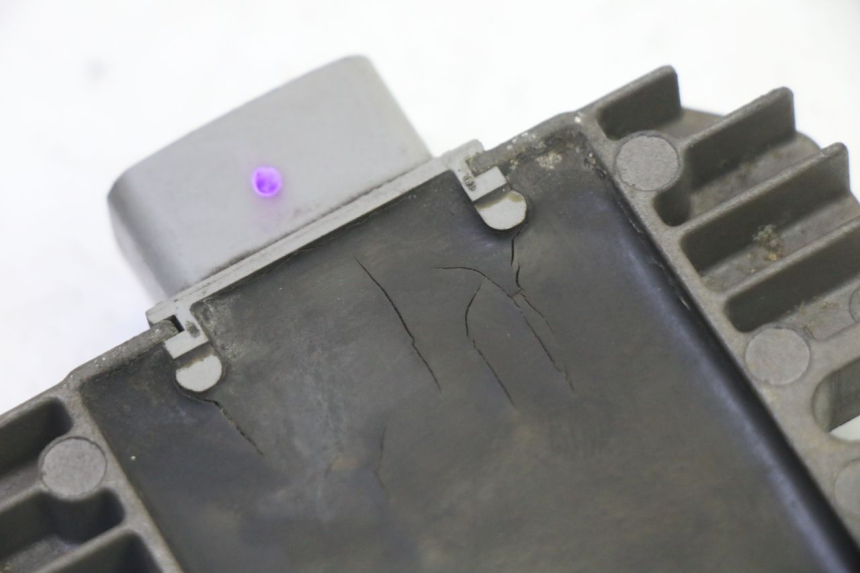 photo de CHARGING REGULATOR SUZUKI BURGMAN 125 (2007 - 2014) - Technical close-up