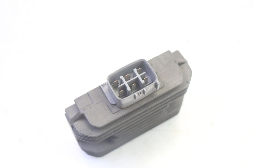 photo de CHARGING REGULATOR SUZUKI BURGMAN 125 (2007 - 2014) - Alternative perspective