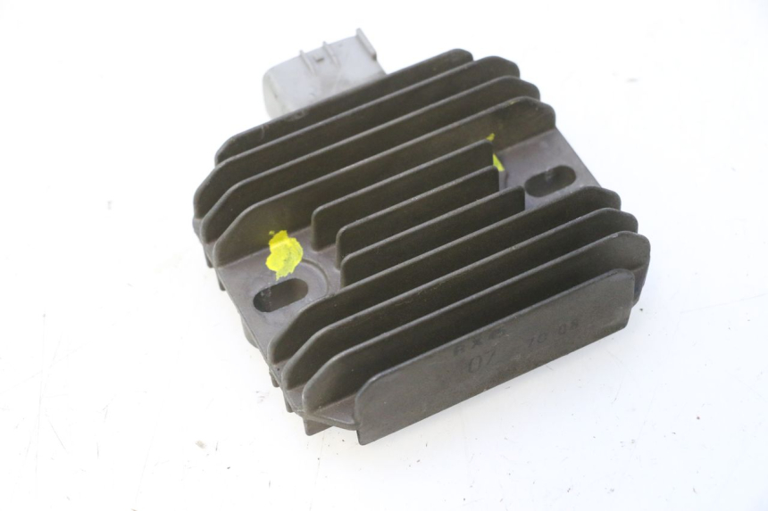 photo de CHARGING REGULATOR SUZUKI BURGMAN 125 (2007 - 2014) - Technical close-up