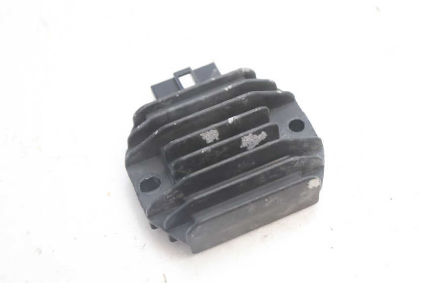 photo de CHARGING REGULATOR YAMAHA BW'S BWS 125 (2010 - 2013) - Alternative perspective