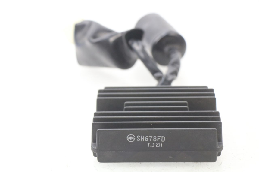 photo de REGULATOR HONDA CBR RR FIREBLADE 1000 (2006 - 2007) - Zoom on usage condition