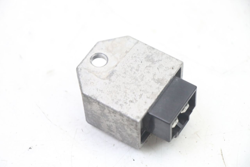 photo de CHARGING REGULATOR PEUGEOT CITYSTAR 2T 50 (2018 - 2021) - Alternative perspective