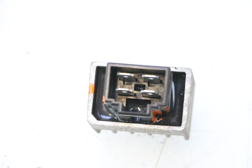 photo de CHARGING REGULATOR PEUGEOT CITYSTAR 2T 50 (2018 - 2021) - Zoom on usage condition
