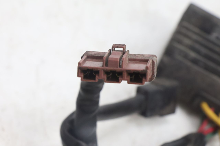 photo de CHARGING REGULATOR PEUGEOT CITYSTAR 125 (2011 - 2017) - Technical close-up