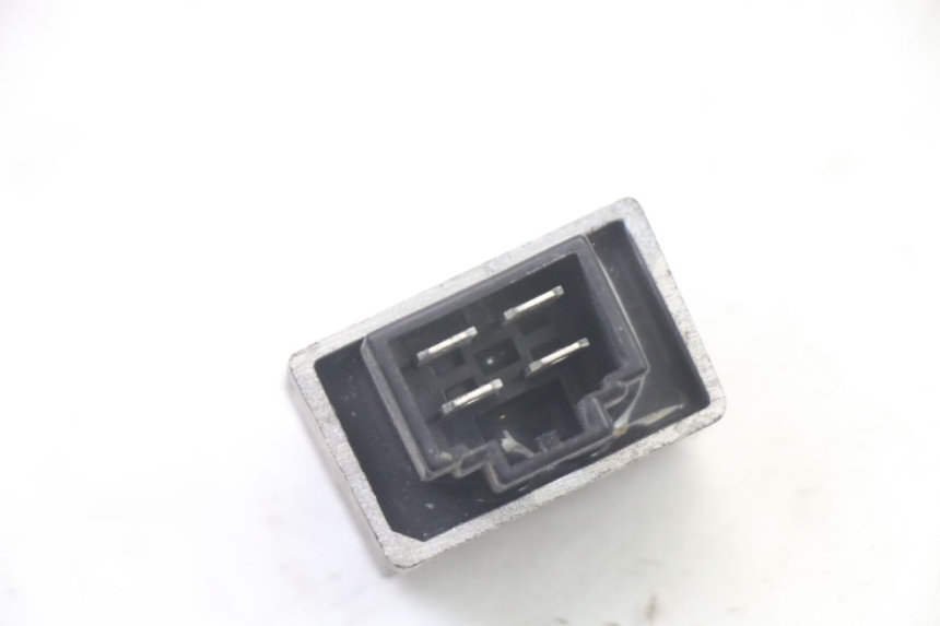 photo de CHARGING REGULATOR PEUGEOT CITYSTAR 50 (2013 - 2017) - Zoom on usage condition