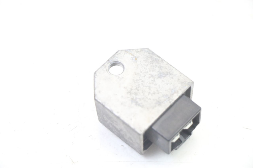 photo de CHARGING REGULATOR PEUGEOT CITYSTAR 50 (2013 - 2017) - Alternative perspective