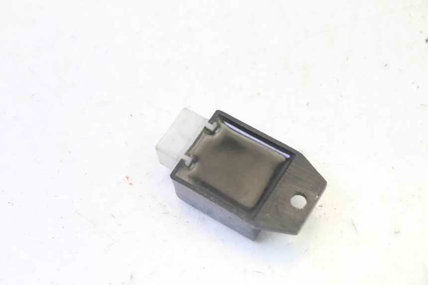 photo de CHARGING REGULATOR PEUGEOT CITYSTAR 50 (2013 - 2017) - Zoom on usage condition