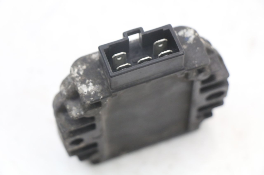 photo de CHARGING REGULATOR YAMAHA CYGNUS X 125 (2004 - 2007) - Zoom on usage condition