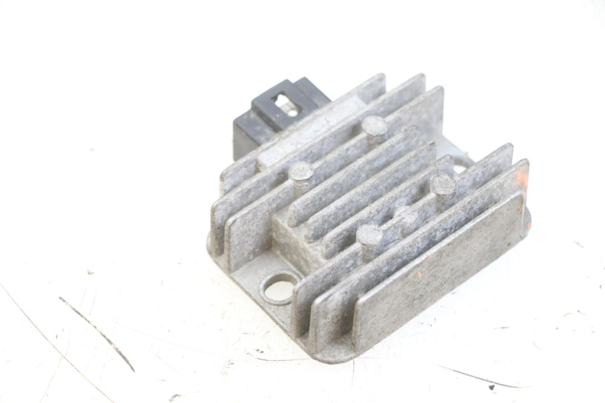 photo de CHARGING REGULATOR LONGJIA DIGITA 4T 50 (2019 - 2022) - Zoom on usage condition