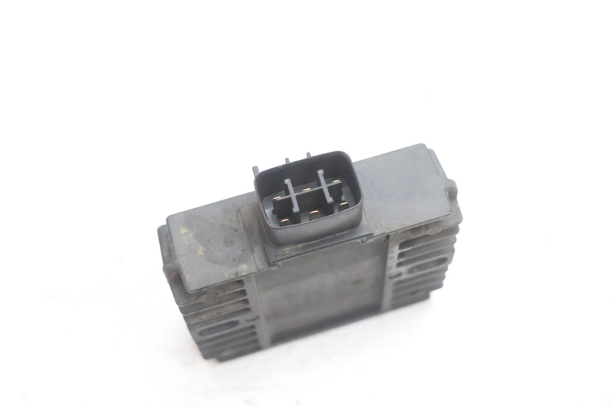 photo de REGULATOR KAWASAKI ER-6 ER6 N 650 (2005 - 2009) - Alternative perspective