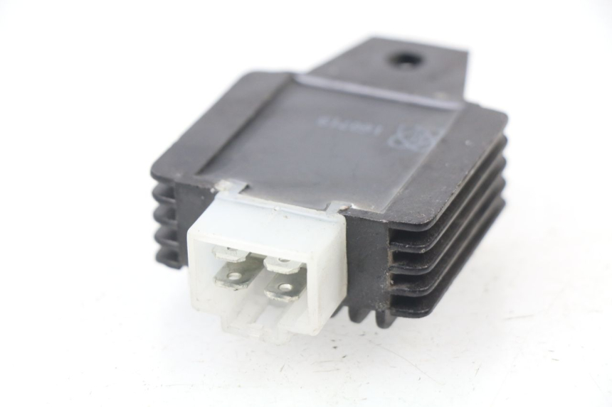 photo de CHARGING REGULATOR TNT MOTOR FASTINO 4T 50 (2013 - 2019) - Zoom on usage condition