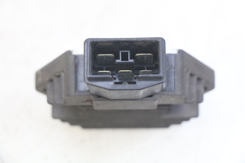 photo de CHARGING REGULATOR HONDA FES PANTHEON 2T 125 (1998 - 2002) - Component detail