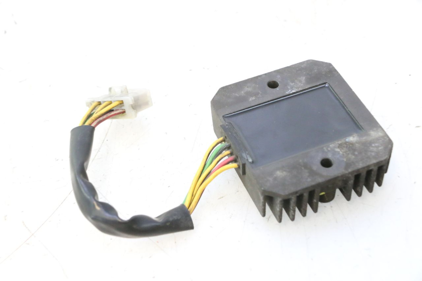photo de CHARGING REGULATOR HONDA FES PANTHEON 125 (2003 - 2007) - Zoom on usage condition