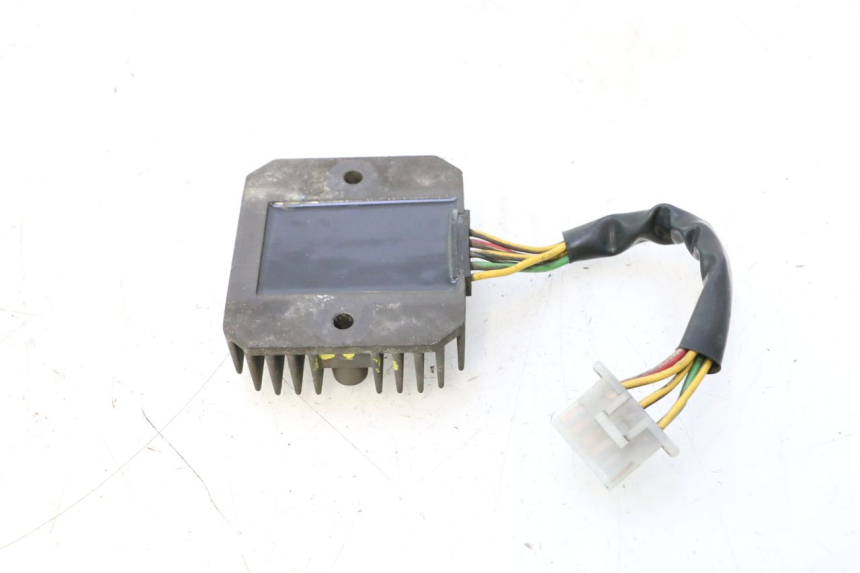 photo de CHARGING REGULATOR HONDA FES PANTHEON 125 (2003 - 2007) - Alternative perspective