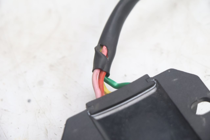 photo de REGULATOR SYM FIDDLE 3 III 50 (2014 - 2020) - Technical close-up