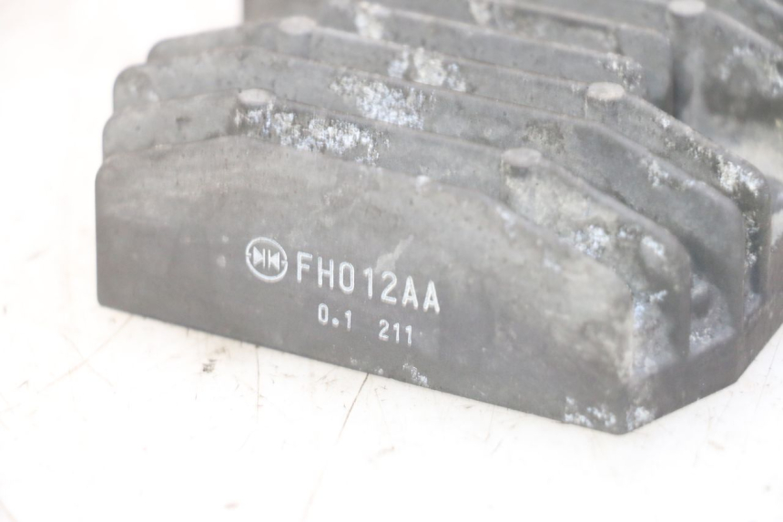 photo de CHARGING REGULATOR YAMAHA FJR ABS 1300 (2006 - 2012) - Zoom on usage condition