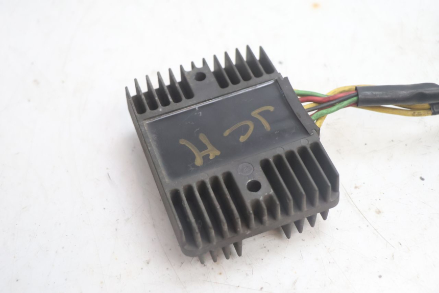 photo de REGULATOR HONDA FJS SILVER WING SILVERWING 400 (2005 - 2008) - Technical close-up