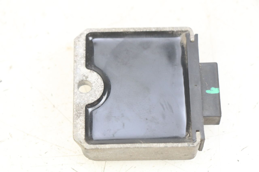 photo de CHARGING REGULATOR PIAGGIO FLY 4T 50 (2013 - 2017) - Component detail