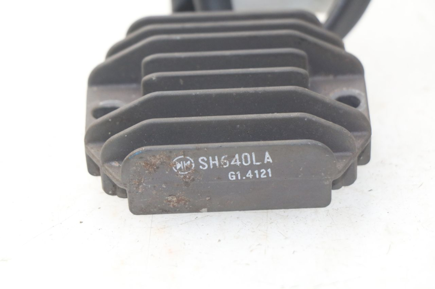 photo de REGULATOR PIAGGIO FLY IE 125 (2012 - 2017) - Alternative perspective