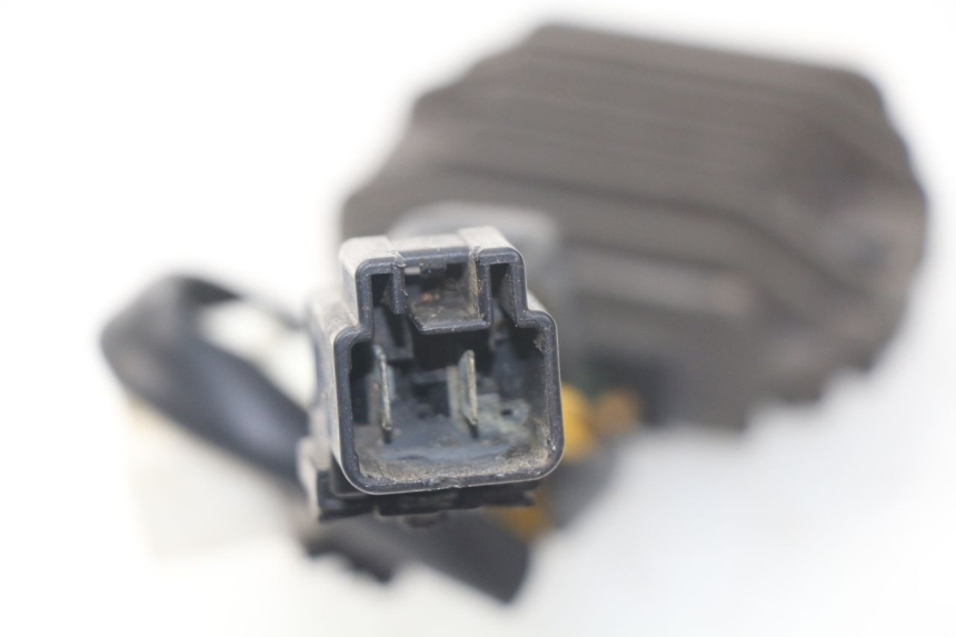 photo de REGULATOR PIAGGIO FLY IE 125 (2012 - 2017) - Fixing points details