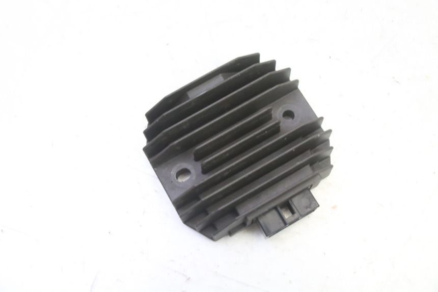 photo de REGULATOR YAMAHA FZ6 FAZER S2 600 (2007 - 2011) - Main view